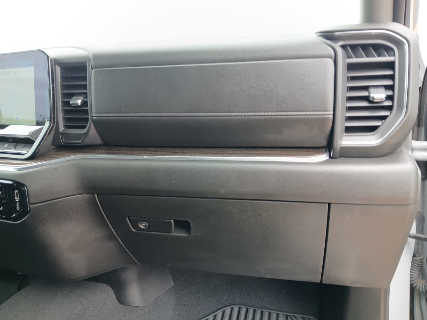 2024 Chevrolet Silverado 1500 4WD Crew Cab Short Bed LT with 2FL