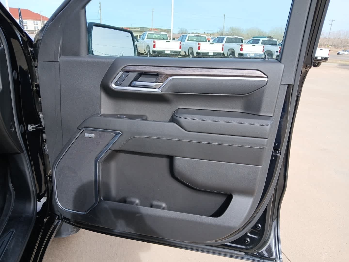 2025 Chevrolet Silverado 1500 4WD Crew Cab Short Bed LTZ