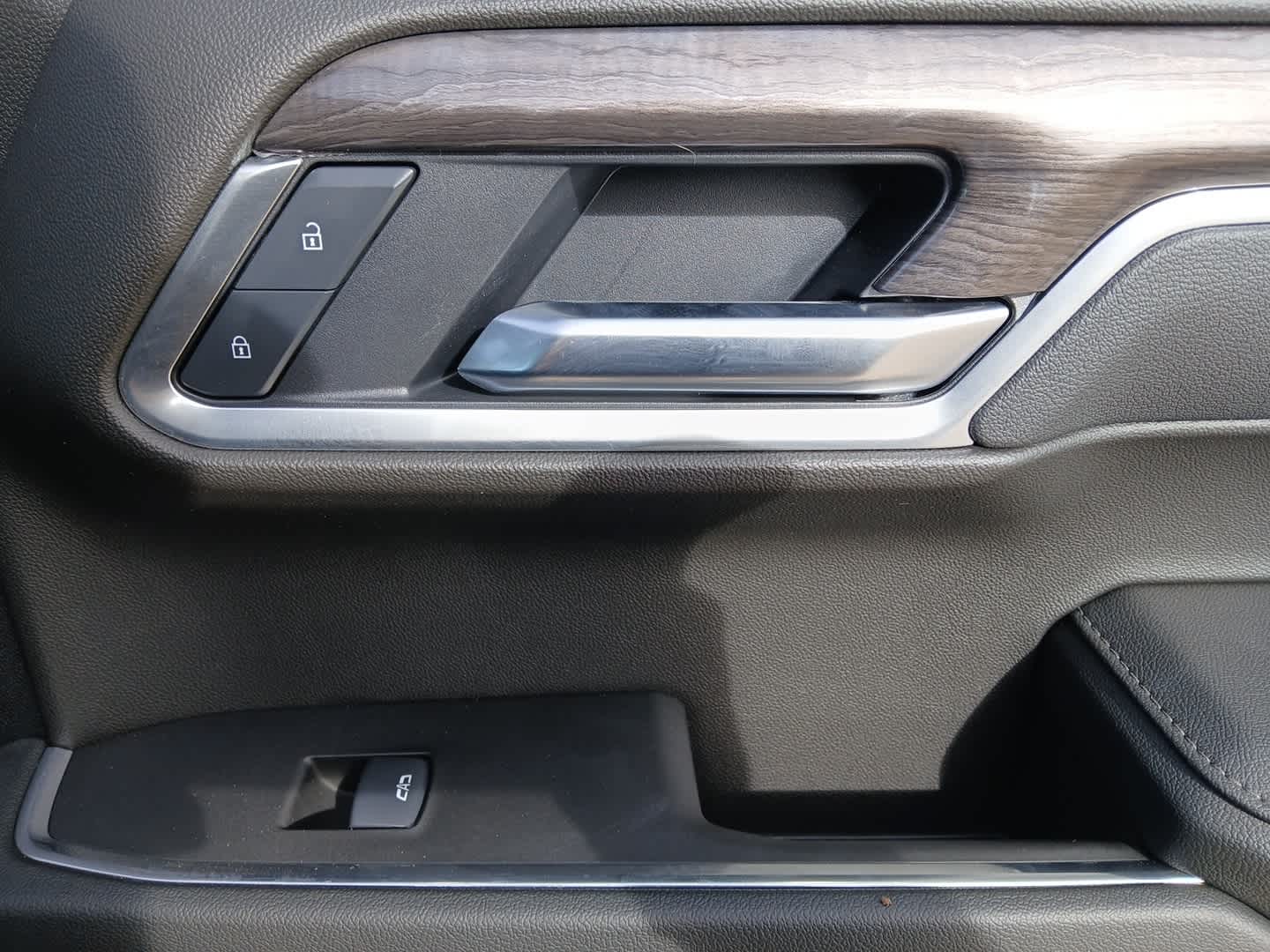 2025 Chevrolet Silverado 1500 4WD Crew Cab Short Bed LTZ