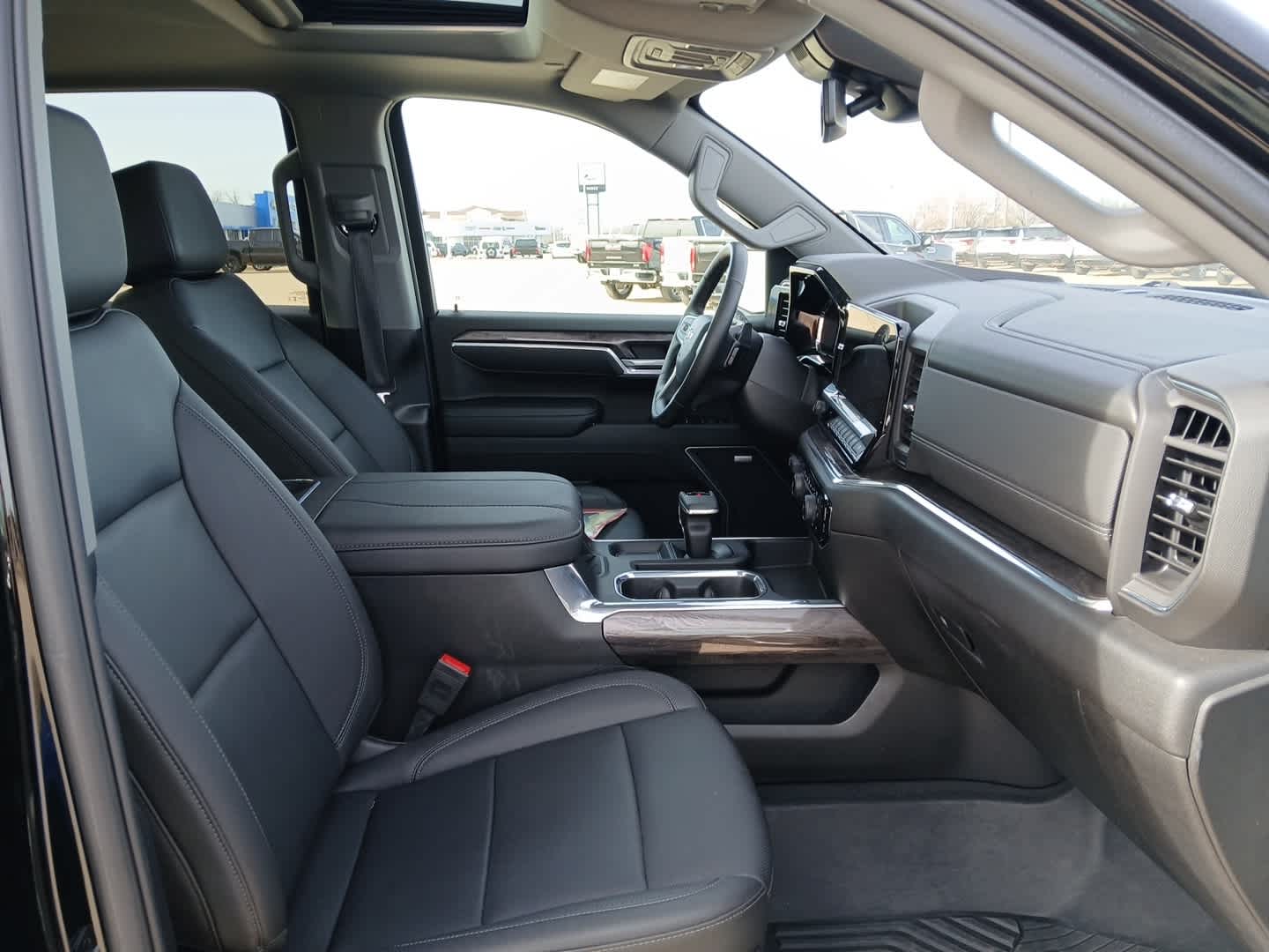 2025 Chevrolet Silverado 1500 4WD Crew Cab Short Bed LTZ