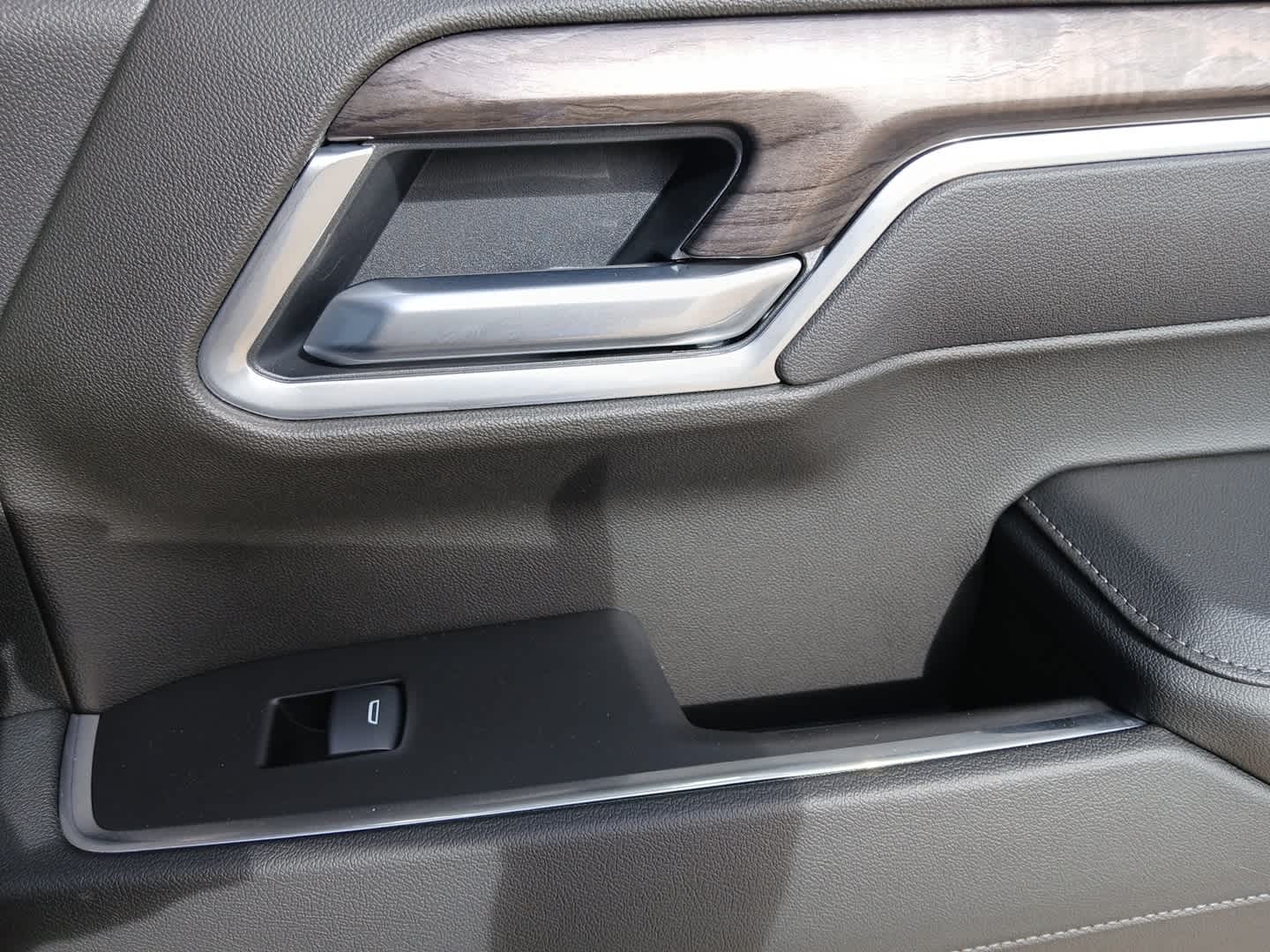 2025 Chevrolet Silverado 1500 4WD Crew Cab Short Bed LTZ