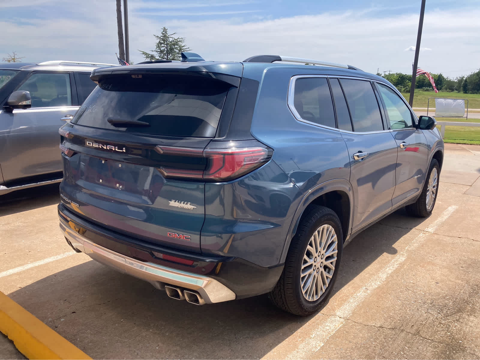 2026 GMC Acadia Denali AWD