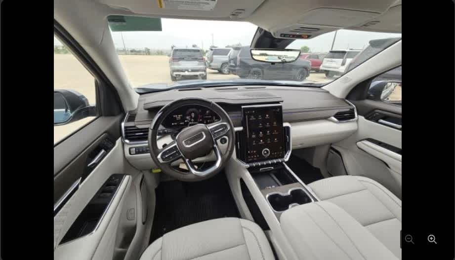 2026 GMC Acadia Denali AWD