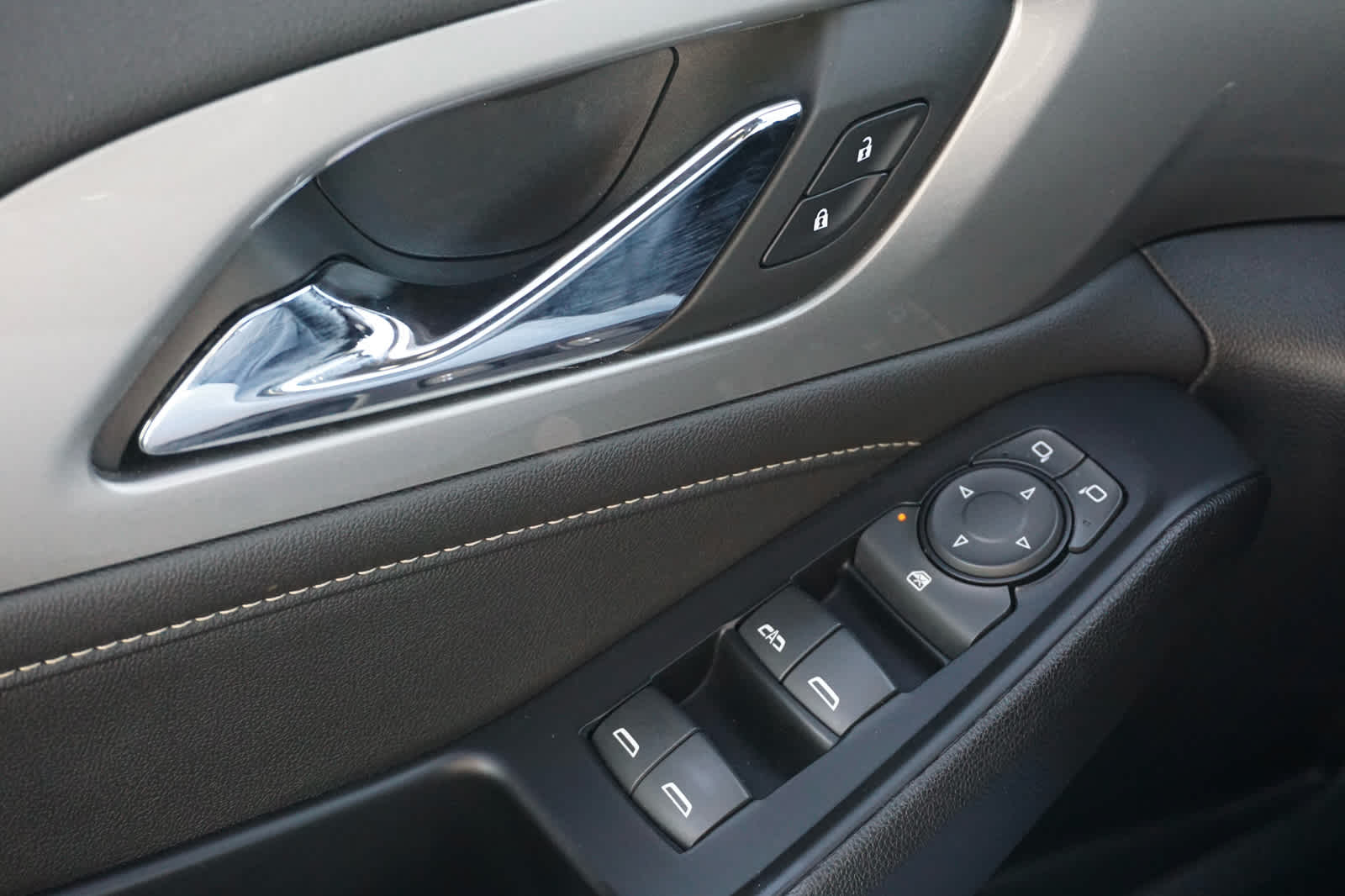 2023 Chevrolet Traverse FWD LT Leather