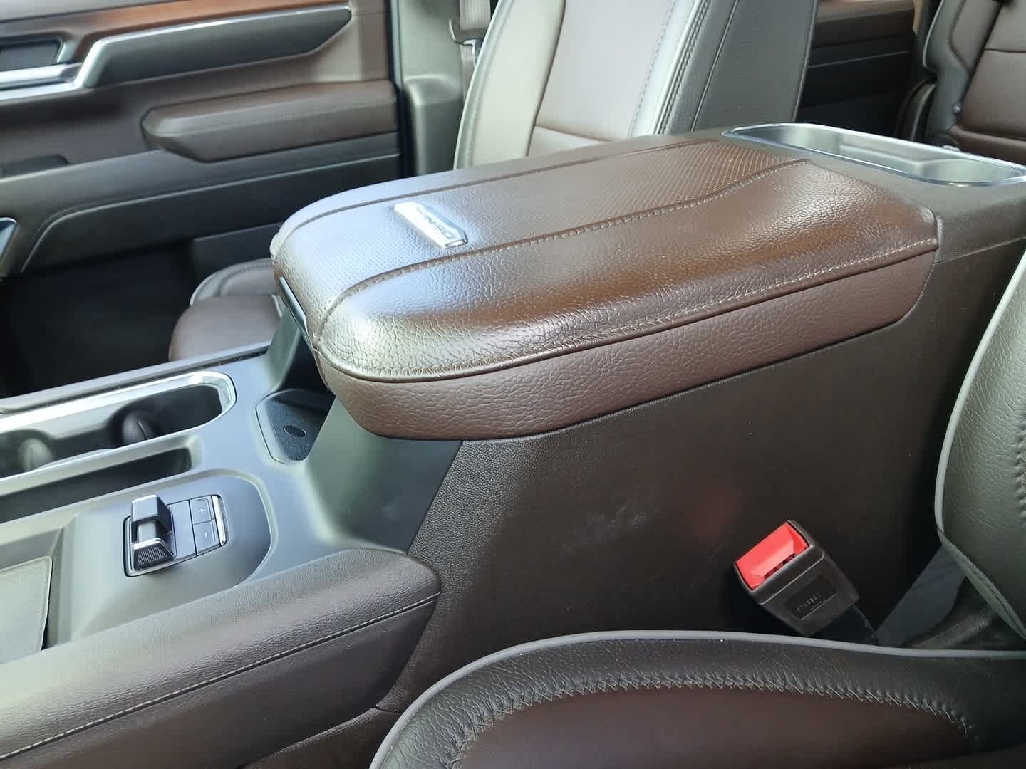 2024 GMC Sierra 2500HD 4WD Crew Cab Standard Bed Denali
