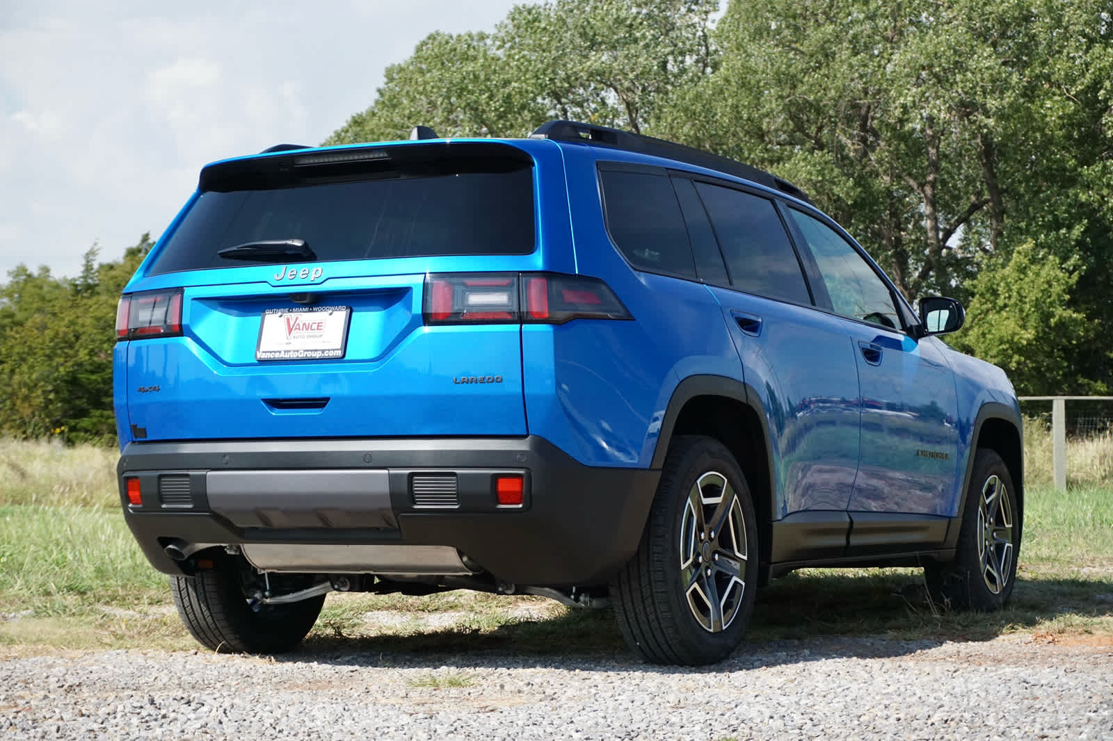 2026 Jeep Cherokee CHEROKEE LAREDO 4X4