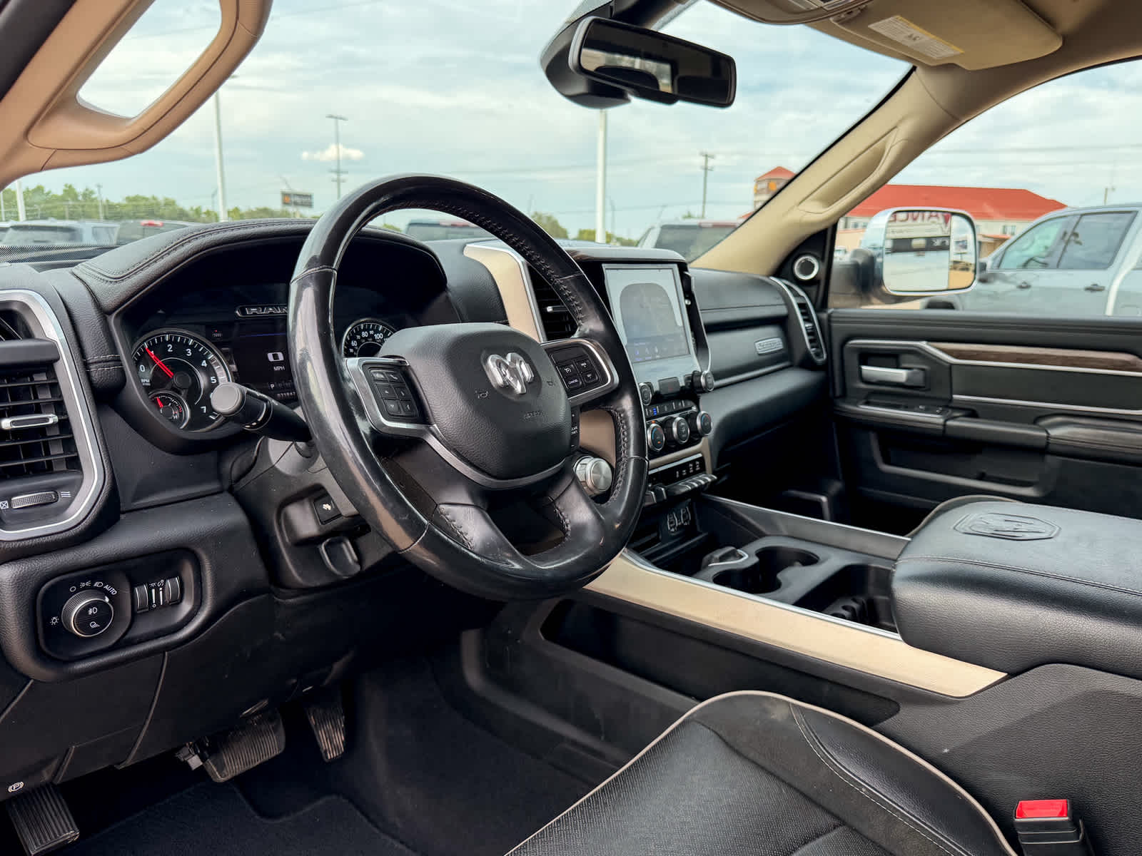 2020 RAM 3500 Laramie Crew Cab 4x4 8' Box