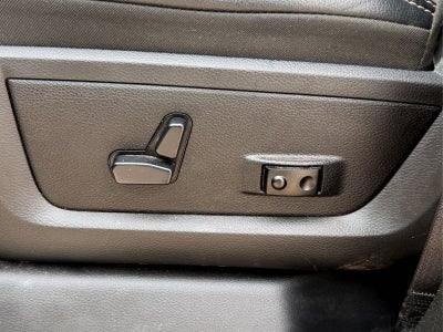 2020 RAM 3500 Laramie Crew Cab 4x4 8' Box