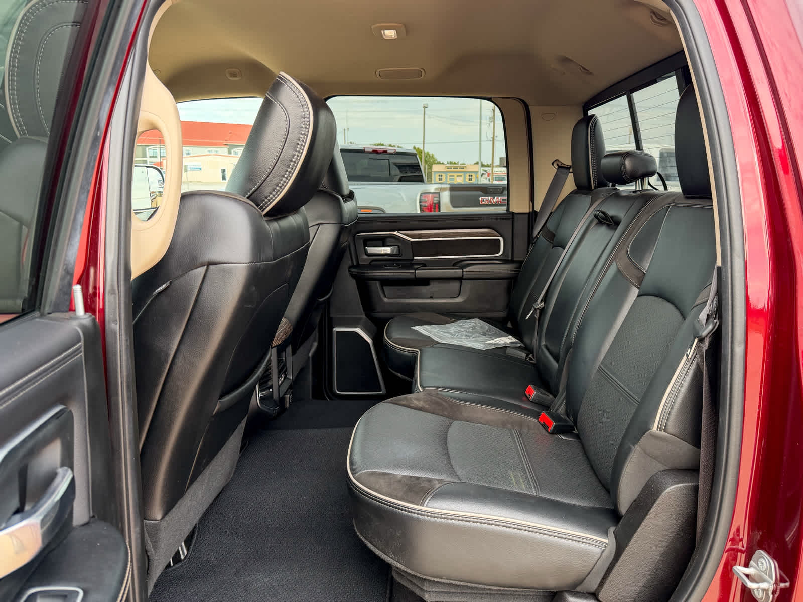 2020 RAM 3500 Laramie Crew Cab 4x4 8' Box