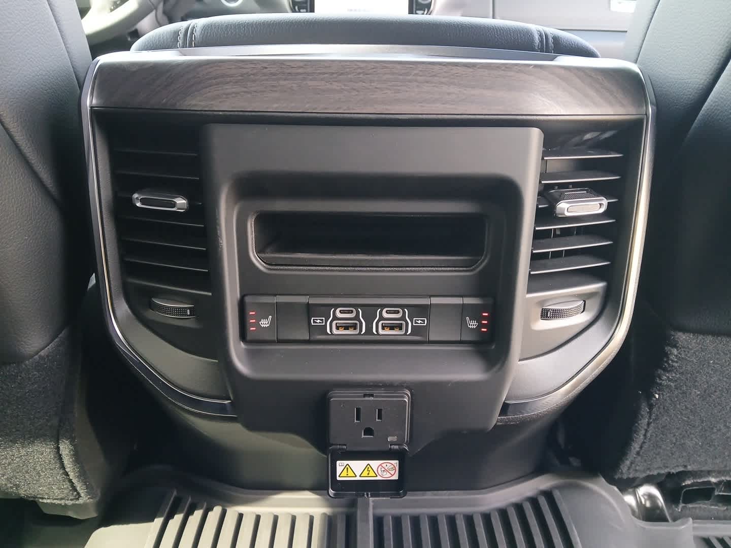 2026 RAM Ram 3500 RAM 3500 LARAMIE MEGA CAB 4X4 6'4' BOX