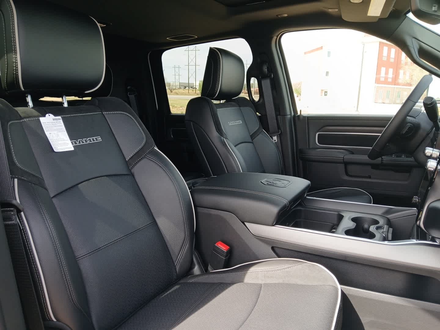 2026 RAM Ram 3500 RAM 3500 LARAMIE MEGA CAB 4X4 6'4' BOX