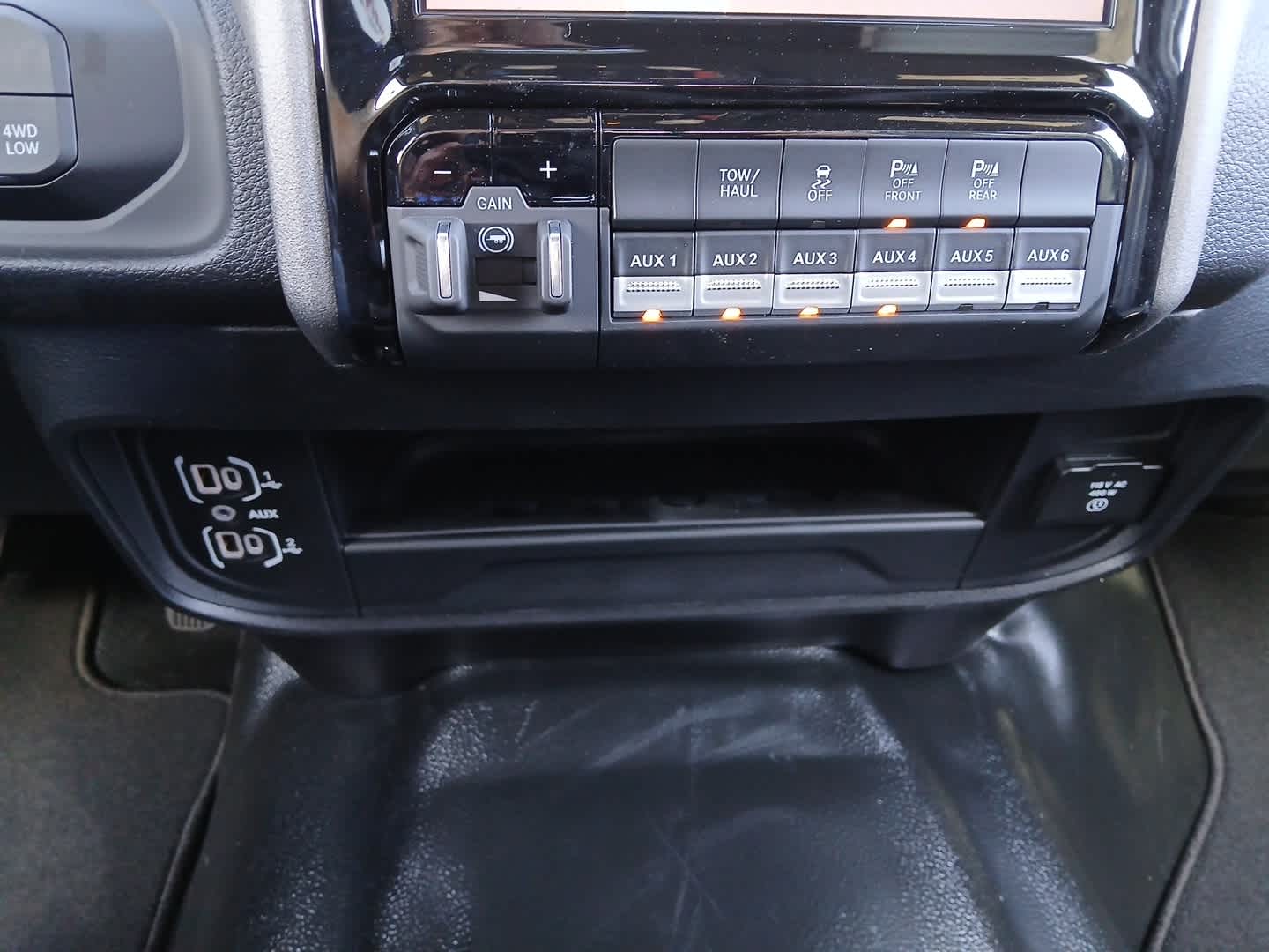 2026 RAM Ram 2500 RAM 2500 TRADESMAN CREW CAB 4X4 6'4' BOX