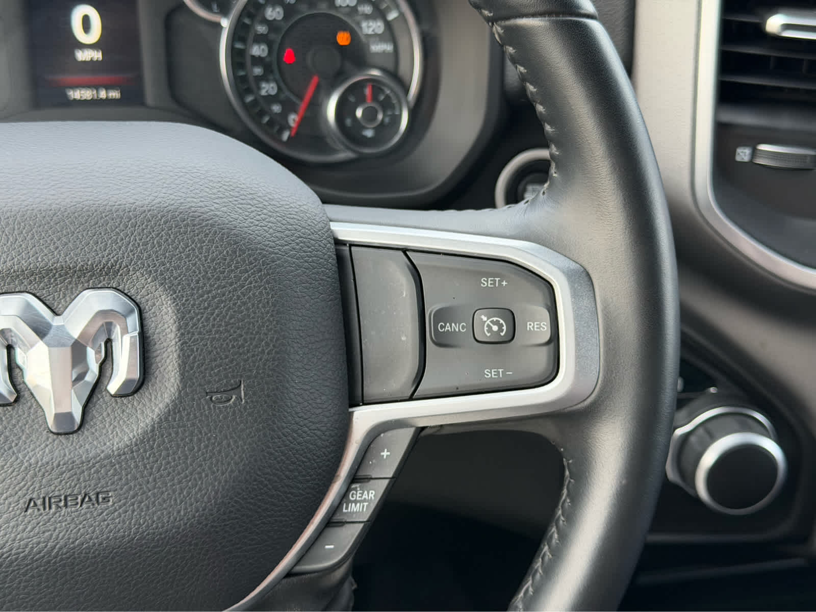 2024 RAM Ram 2500 Big Horn Crew Cab 4x4 6'4' Box