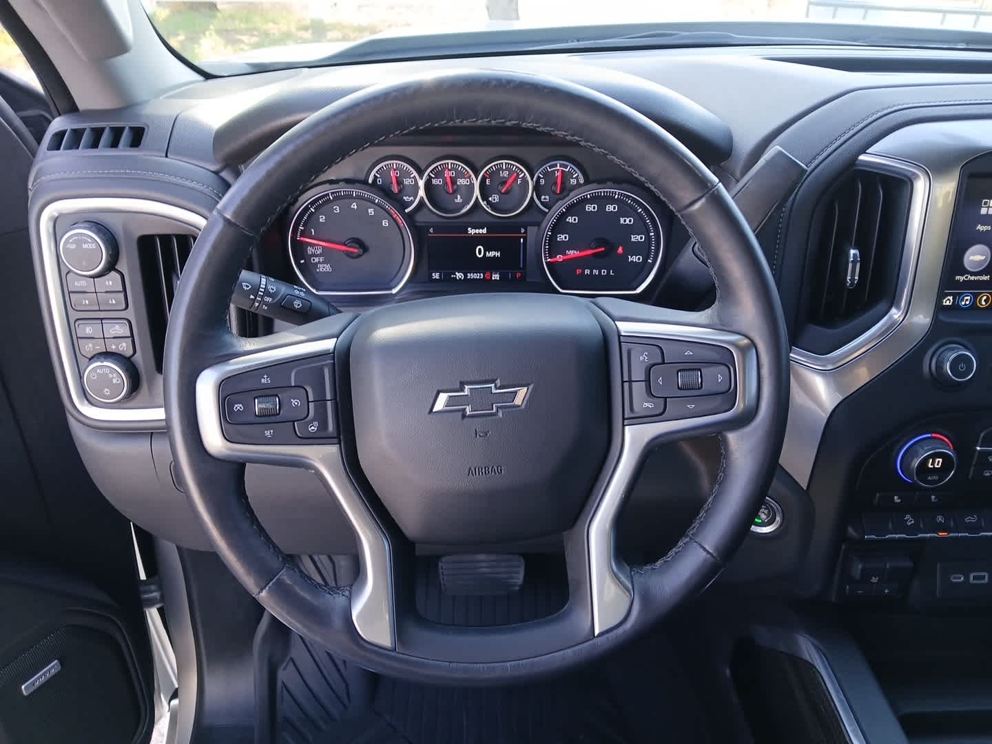 2020 Chevrolet Silverado 1500 4WD Crew Cab Short Bed RST