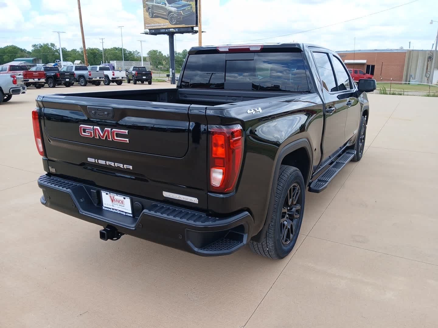 2026 GMC Sierra 1500 Crew Cab, Short Bed, Elevation, 4WD