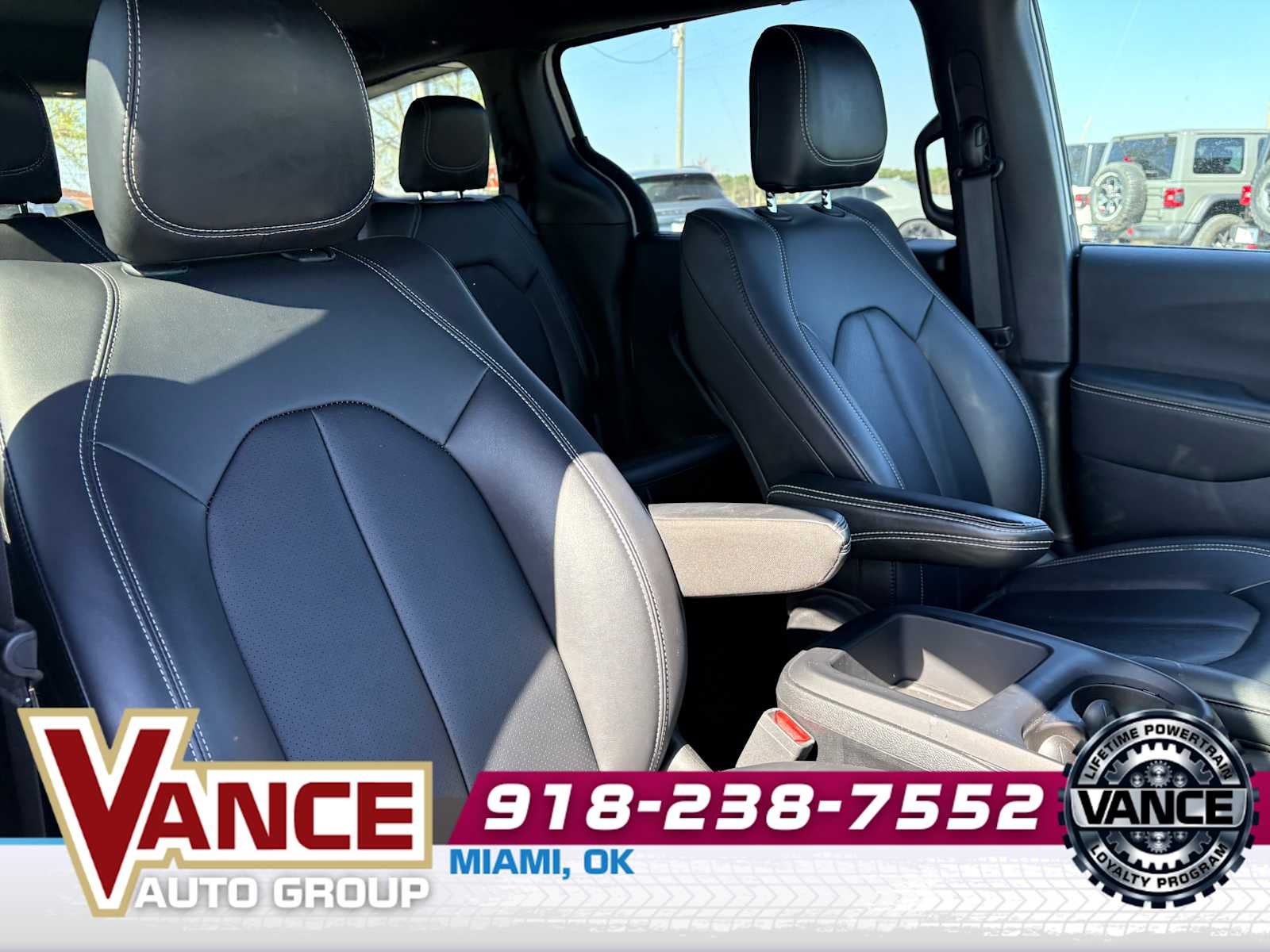 2025 Chrysler Voyager LX