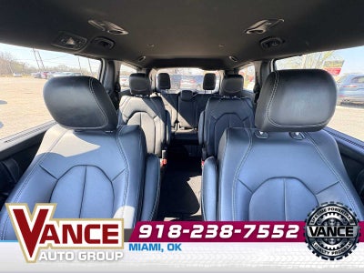 2025 Chrysler Voyager LX