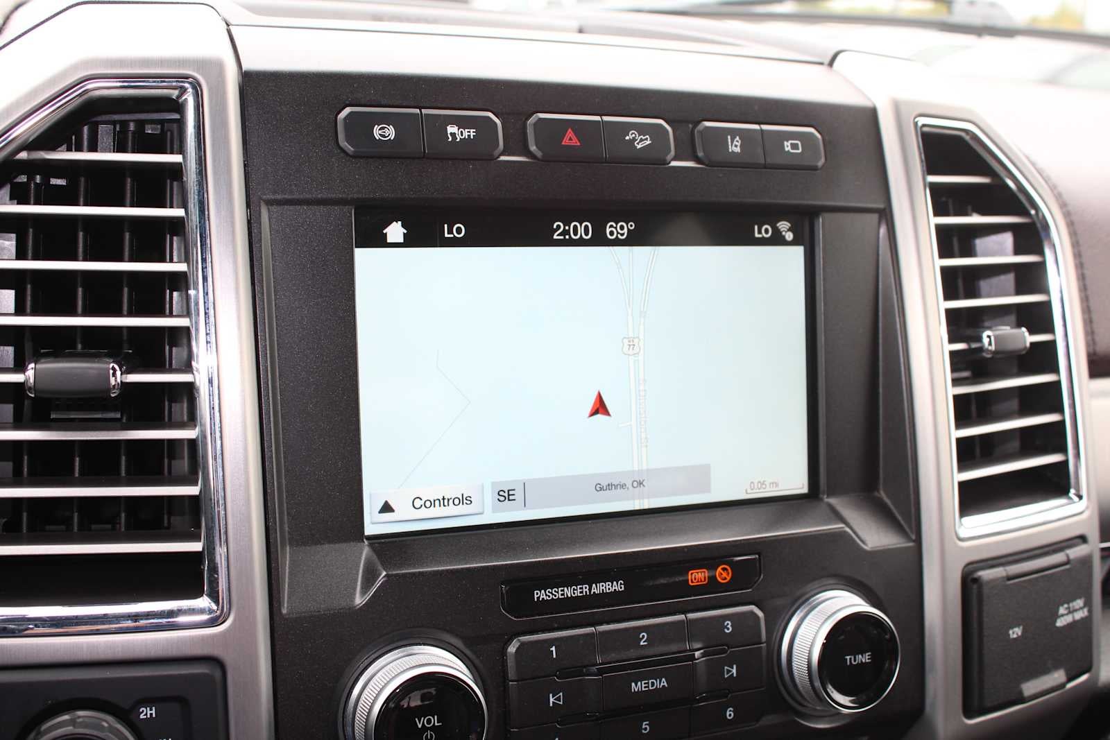 2017 Ford Super Duty F-350 SRW Pickup Platinum