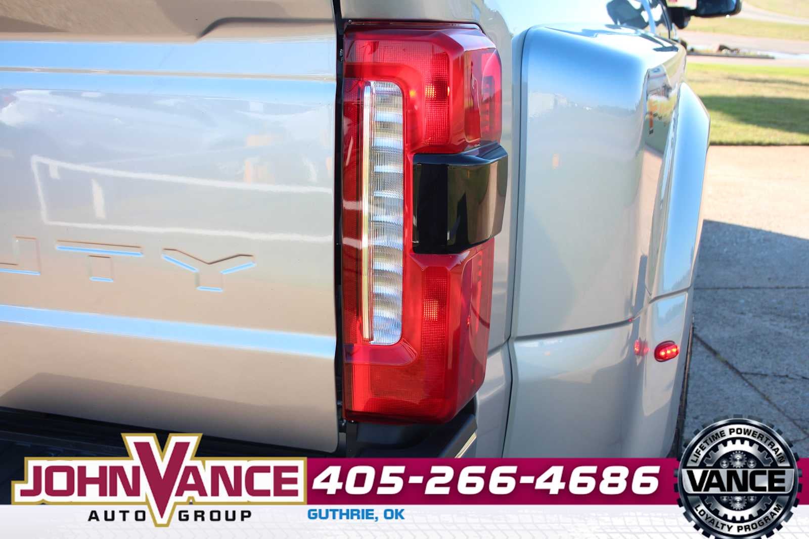 2024 Ford Super Duty F-350 DRW Pickup XLT