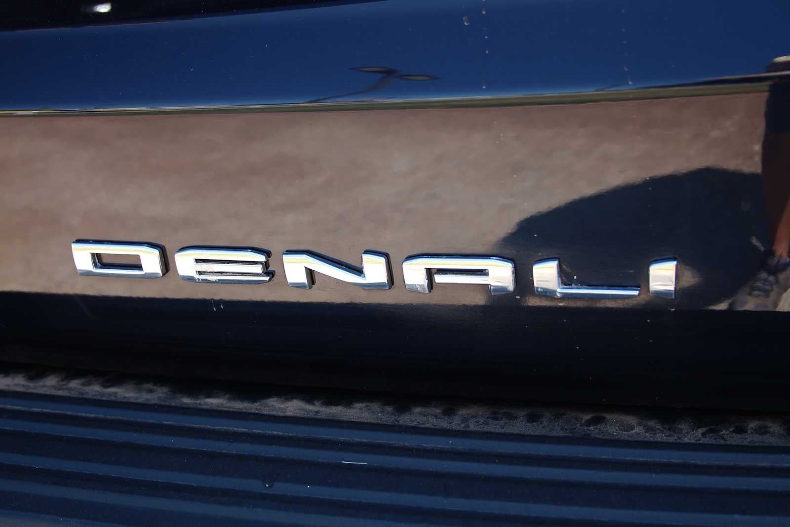 2023 GMC Yukon Denali Ultimate Denali Ultimate