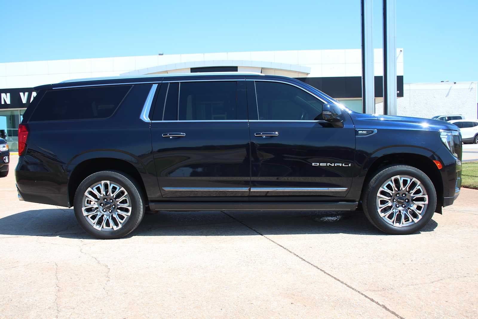 2023 GMC Yukon Denali Ultimate Denali Ultimate