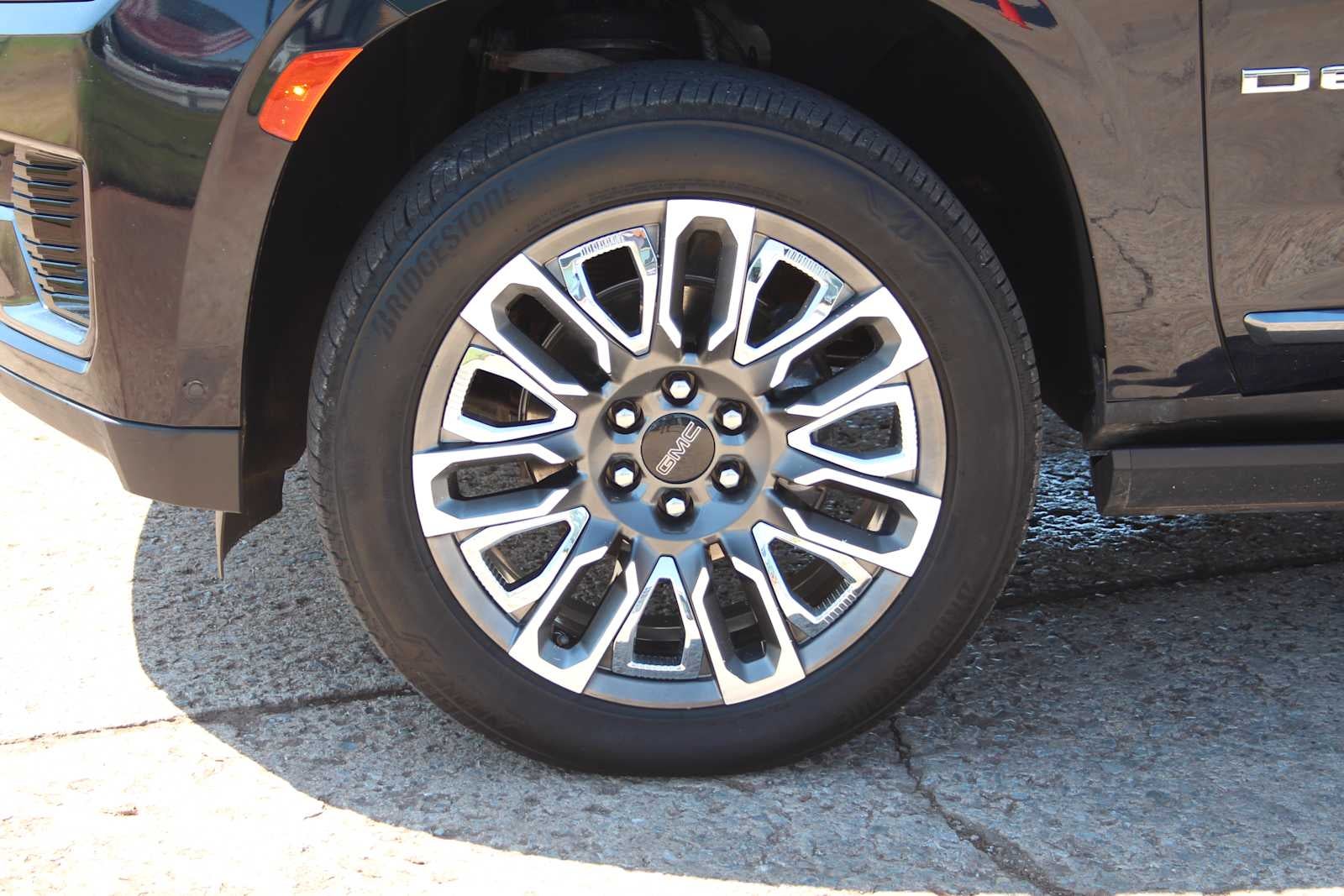 2023 GMC Yukon Denali Ultimate Denali Ultimate