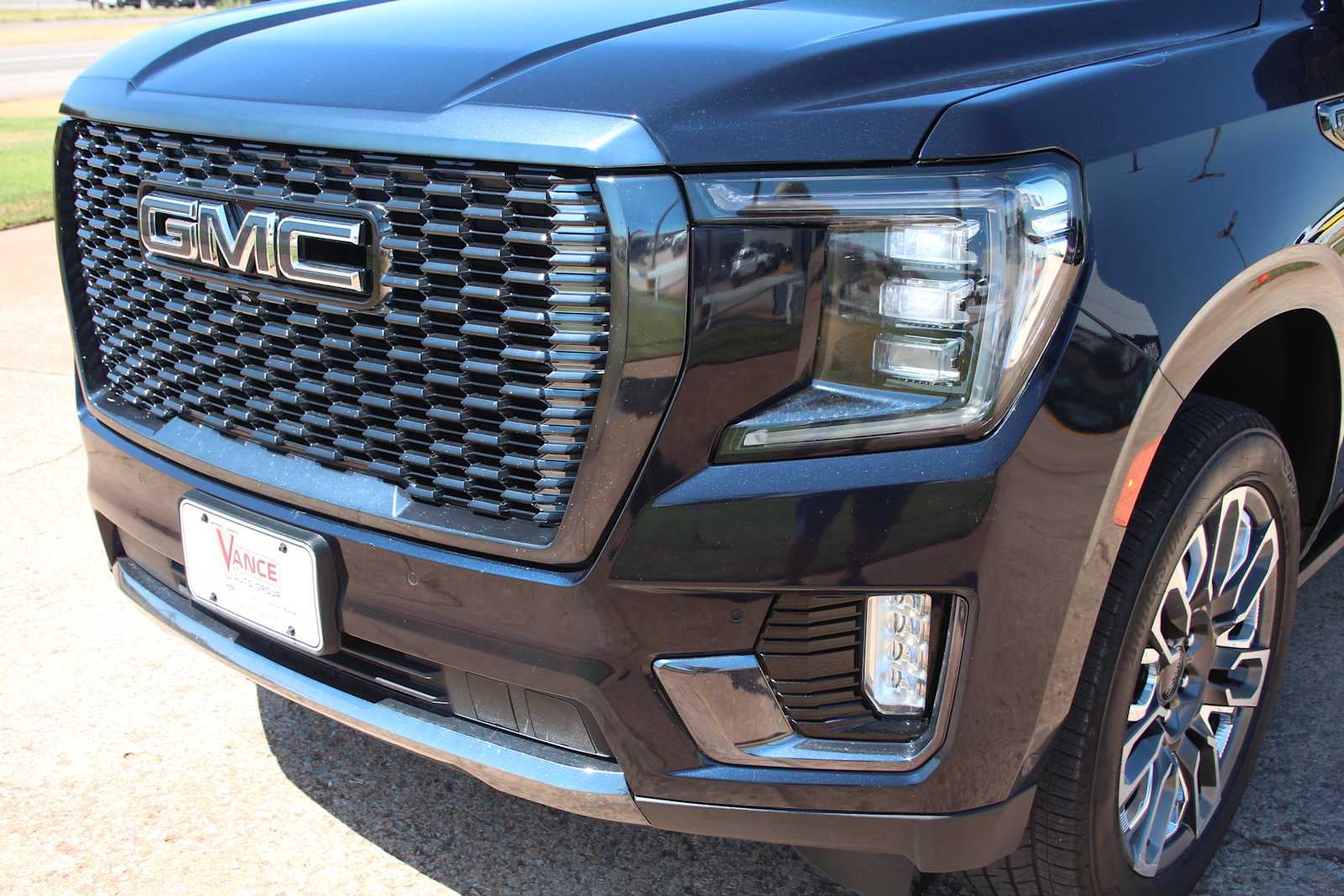 2023 GMC Yukon Denali Ultimate Denali Ultimate